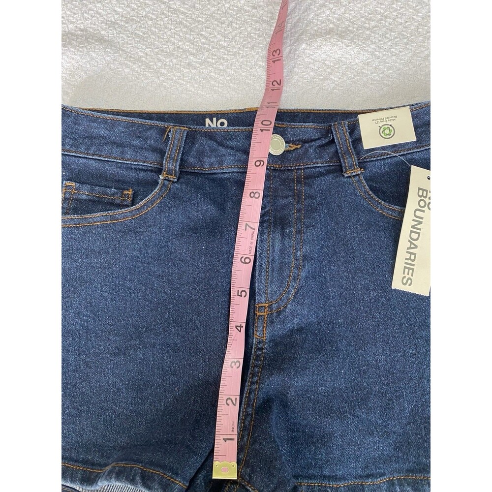 NWT No Boundaries High Rise Denim Mom Shorts Rinse Wash Women’s Size 4 Small - Picture 6 of 7